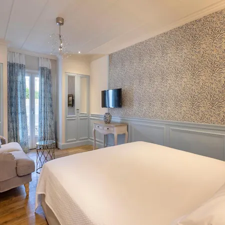Despotiko Hotell 4*
